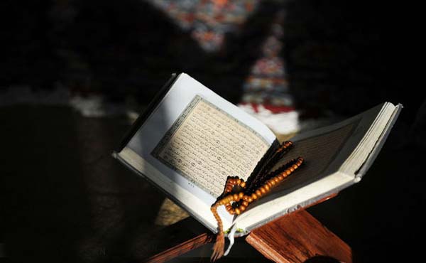آیا شیوه نماز خواندن ما در قرآن وجود دارد؟